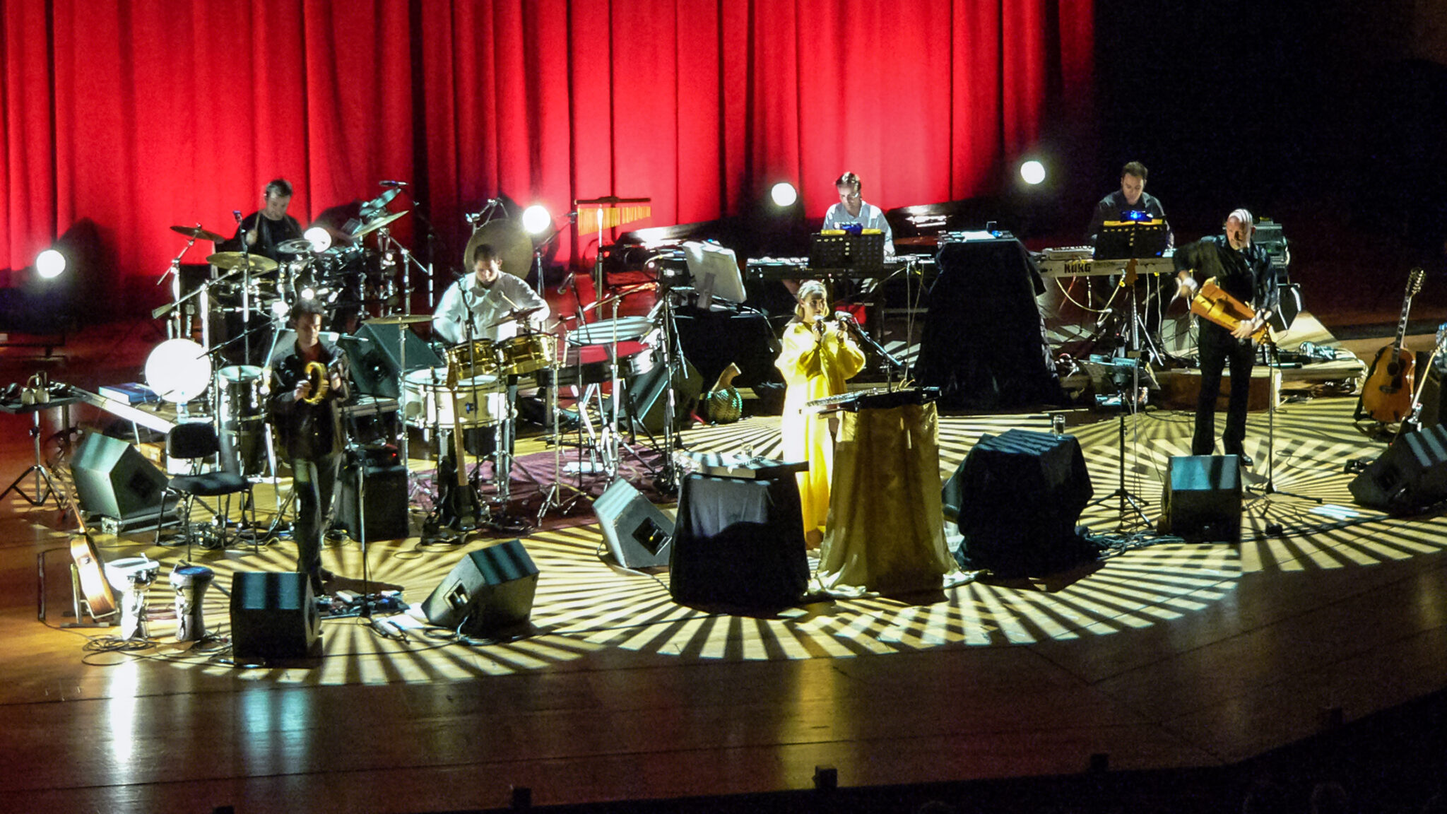 Dead Can Dance - A Fascinating British-Australian Musical Duo